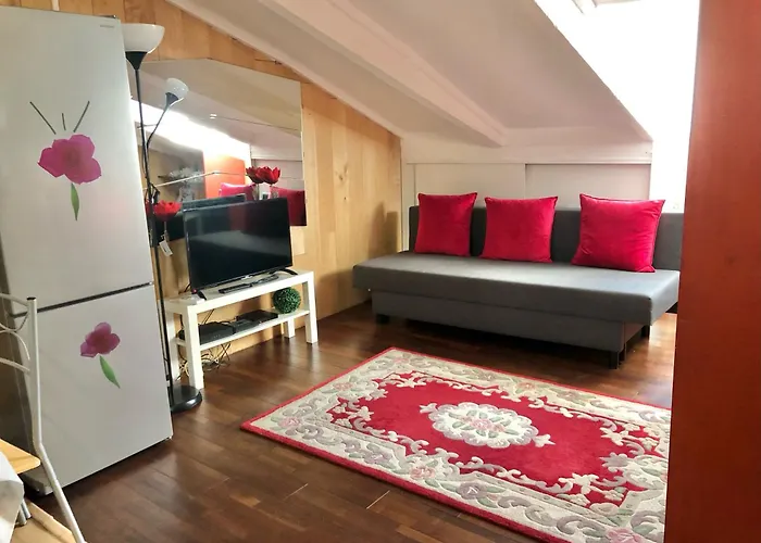 Apt 2-3 Pces Dans Le Carre D Or A 290 M Des Plages