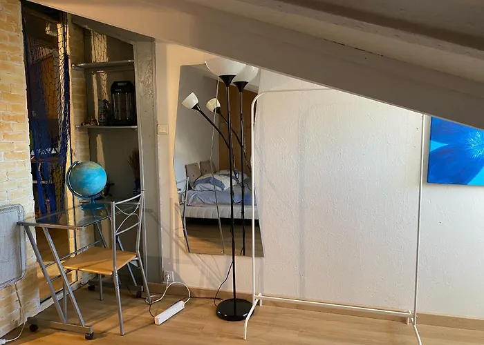 Apt 2-3 Pces Dans Le Carre D Or A 290 M Des Plages