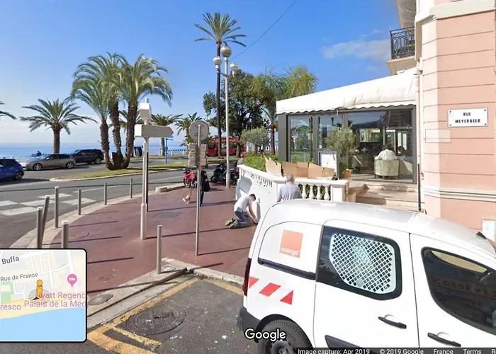 Apt 2-3 Pces Dans Le Carre D Or A 290 M Des Plages